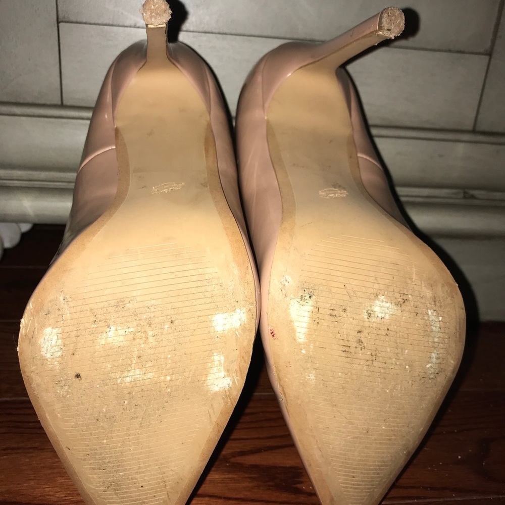 Pointed toe pumps - Picture 3 of 4